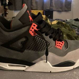 Jordan Retro 4’s